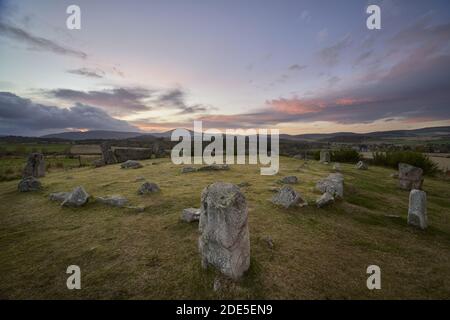 Tomnaverie Stone Circle, in der Nähe von Tarland, Aberdeenshire, Schottland. Bei Sonnenuntergang. Stockfoto