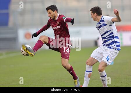 Stadt Duisburg, Deutschland. 29. Nov, 2020. firo: 29.11.2020 Fußball, 3. Bundesliga, Saison 2020/2021, MSV Duisburg - Dynamo Dresden HOSINER gegen VOLKMER, MSV rechts Quelle: dpa/Alamy Live News Stockfoto