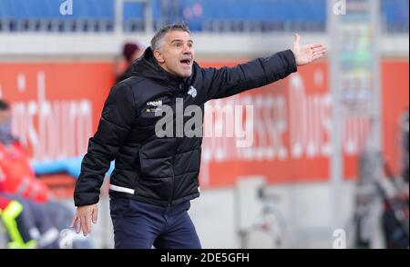 Stadt Duisburg, Deutschland. 29. Nov, 2020. firo: 29.11.2020 Fußball, 3. Bundesliga, Saison 2020/2021, MSV Duisburg - Dynamo Dresden Trainer Gino LETTIERI, MSV, Gesture, Nutzung weltweit Credit: dpa/Alamy Live News Stockfoto