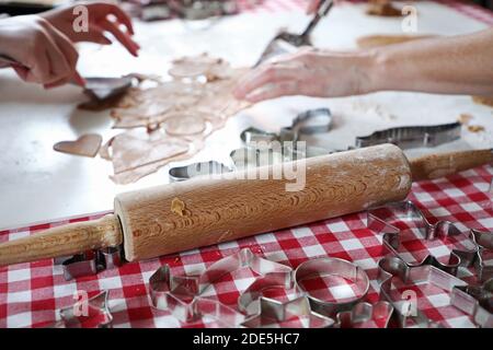 MOTALA, SCHWEDEN - 29. NOVEMBER 2020: Lebkuchenbacken während des ersten Advents. Foto Jeppe Gustafsson Stockfoto