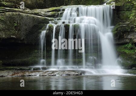 Cauldron Falls, West Burton, Leyburn, North Yorkshire. Gelegen am Walden Beck im Yorkshire Dales National Park, England, UK Stockfoto