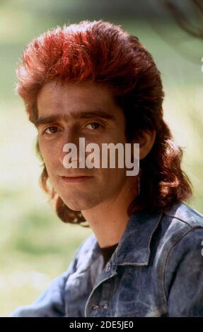 Gary Holton; Originalbesetzung der ATV-Produktion von auf Wiedersehen Pet aufgenommen an einem Standort in Nottinghamshire im Juli 1986 Stockfoto