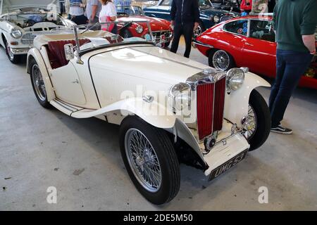 Classic White 1949 MG TC bei RAF Benson, Oxfordshire, Großbritannien Stockfoto