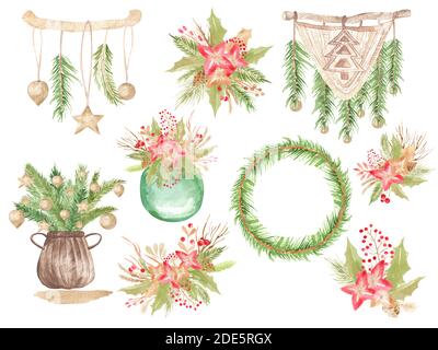 Skandinavische Kollektion von dekorativen floralen Elementen. Makaber gestaltete Boho-Wände. Blumenarrangement von Kiefernzweigen im Korb ein Winterkranz Stockfoto