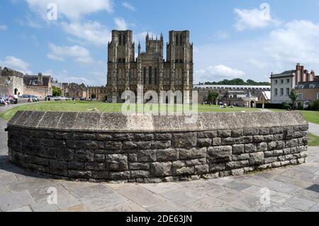 Wells Cathedral in der Stadt Wells Somerset England Stockfoto