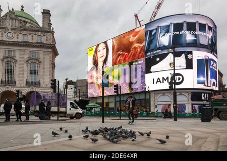23. November 2020, ein leerer Piccadilly Circus, Central London, während der zweiten Covid 19 nationalen Sperre von 2020 Stockfoto