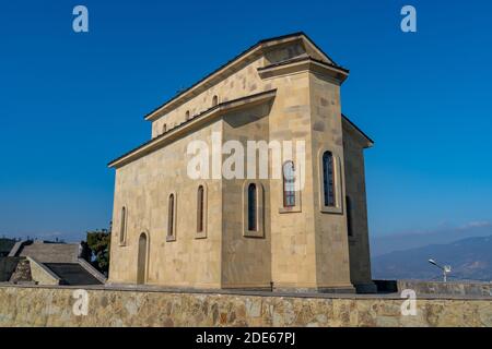 Tiflis, Georgien - 28 November, 2020: Kirche am Denkmal bekannt als Chronik von Georgien, Religion Stockfoto