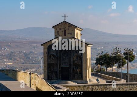 Tiflis, Georgien - 28 November, 2020: Kirche am Denkmal bekannt als Chronik von Georgien, Religion Stockfoto