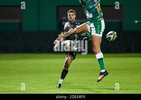 Monigo Stadium, Treviso, Italien, 29 Nov 2020, Josh Lewis (Dragons) kickt den Ball während Benetton Treviso vs Dragons Rugby, Rugby Guinness Pro 14 Spiel - Foto Ettore Griffoni / LM Stockfoto