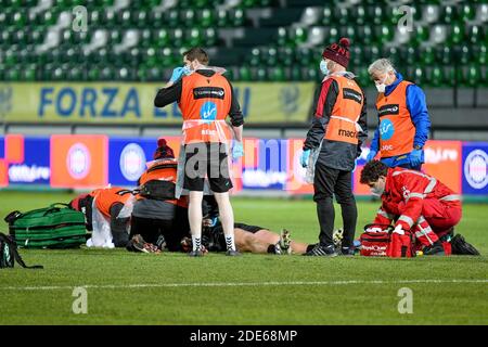Treviso, Italien. November 2020. Treviso, Italien, Monigo Stadion, 29 Nov 2020, Lloyd Fairbrother (Drachen) Verletzung während Benetton Treviso vs Dragons Rugby - Rugby Guinness Pro 14 Spiel - Credit: LM/Ettore Griffoni Credit: Ettore Griffoni/LPS/ZUMA Wire/Alamy Live News Stockfoto