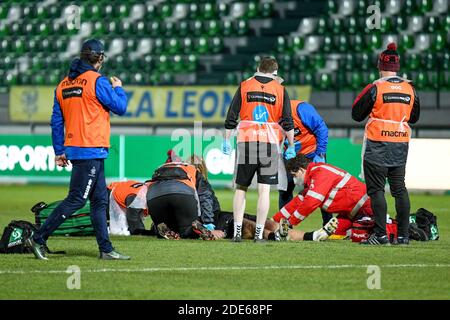 Treviso, Italien. November 2020. Treviso, Italien, Monigo Stadion, 29 Nov 2020, Lloyd Fairbrother (Drachen) Verletzung während Benetton Treviso vs Dragons Rugby - Rugby Guinness Pro 14 Spiel - Credit: LM/Ettore Griffoni Credit: Ettore Griffoni/LPS/ZUMA Wire/Alamy Live News Stockfoto