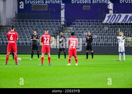 Die Abbildung zeigt eine Schweigeminute zu Ehren von Diego Maradona vor einem Fußballspiel zwischen RSC Anderlecht und Standard de Liege am Sonntag Stockfoto