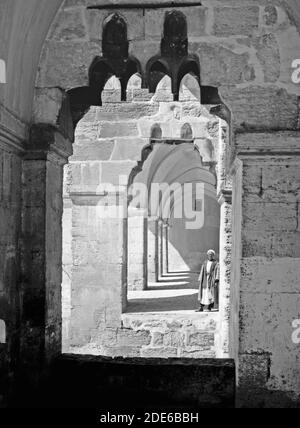 Bildunterschrift: Tempelbereich Moschee von Omar [d.h. Kuppel des Felsens] etc. Westliche Veranda. - Lage: Jerusalem ca. 1900 Stockfoto