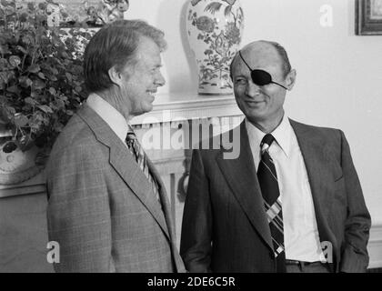 Jimmy Carter mit Moshe Dayan Ca. 23. September 1977 Stockfoto