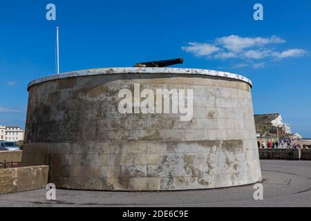 England, East Sussex, Seaford, Beach und Martello Tower Museum Stockfoto