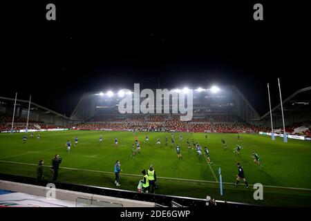 Brentford Community Stadium, London, Großbritannien. November 2020. Gallagher Premiership Rugby, London Irisch gegen Leicester Tigers; Gesamtansicht des Inneren Brentford Community Stadium während der 2. Hälfte von einer Remote-Kamera aufgenommen Credit: Action Plus Sports/Alamy Live News Stockfoto