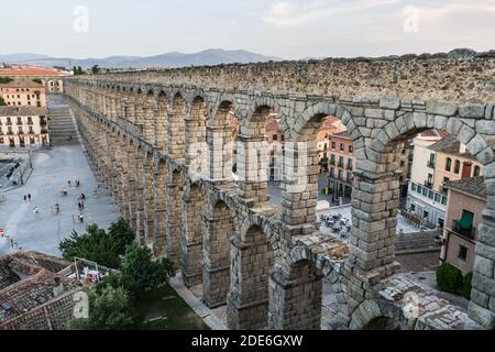 Gesamtansicht des Aquädukts von Segovia, Segivia, Spanien, Europa. Stockfoto