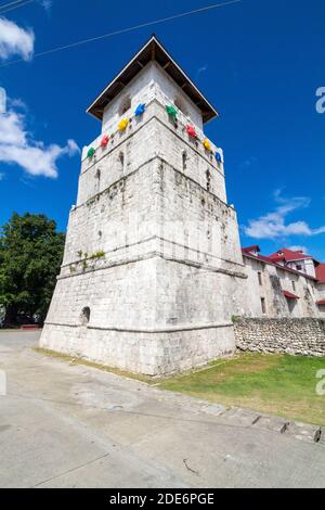 Die denkmalgeschützte Kirche, die während der spanischen Kolonialzeit in Baclaon, Bohol, Philippinen, erbaut wurde Stockfoto