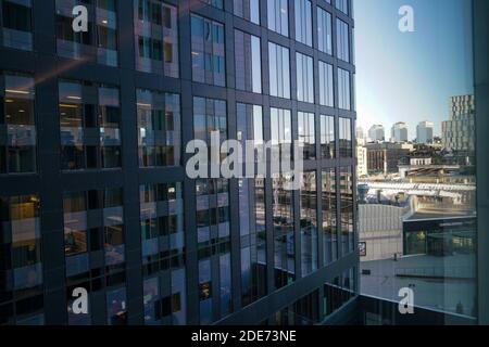 Stockholm - 02/07/2017: Blick vom Hotel auf den Hauptbahnhof im Winter Stockfoto