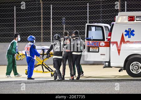 Sakhir, Bahrain. November 2020. GROSJEAN Romain (Fra), Haas F1 Team VF-20 Ferrari, nach seinem massiven Absturz während des Formel 1 Gulf Air Bahrain Grand Prix 2020, vom 27. Bis 29. November 2020 auf dem Bahrain International Circuit, in Sakhir, Bahrain - Photo DPPI / LM Credit: Gruppo Editoriale LiveMedia/Alamy Live News Stockfoto