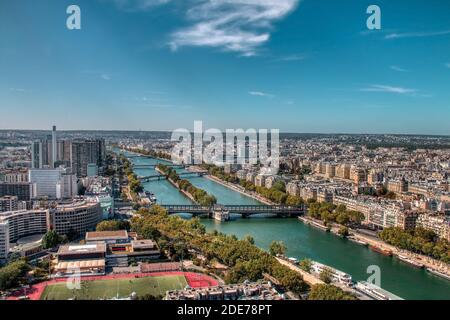 Paris, Frankreich - 18. September 2019: Panoramablick auf Paris vom Eiffelturm aus Stockfoto