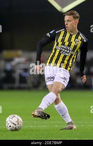 ARNHEM, NIEDERLANDE - NOVEMBER 29: Enzo Cornelisse von Vitesse während des niederländischen Eredivisie-Spiels zwischen Vitesse und Fortuna Sittard in Gelredome auf Nein Stockfoto
