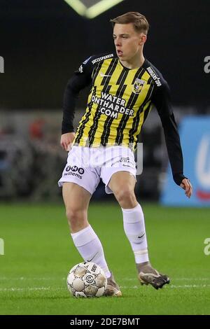 ARNHEM, NIEDERLANDE - NOVEMBER 29: Enzo Cornelisse von Vitesse während des niederländischen Eredivisie-Spiels zwischen Vitesse und Fortuna Sittard in Gelredome auf Nein Stockfoto
