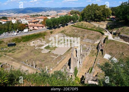 Erhöhte Ansicht des römischen Theaters von Volterra (1. Jahrhundert v. Chr.), Pisa, Toskana, Italien Stockfoto