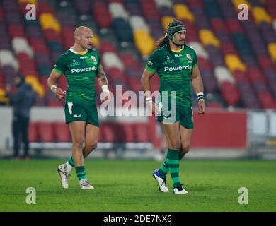 BRENTFORD, ENGLAND - NOVEMBER 29: L-R Billy Meakes of London Irish und Blair Cowan of London Irish während der Gallagher Premiership zwischen London Irish und Leicester Tigers im Brentford Community Stadium, Brentford, UK am 29. November 2020 Credit: Action Foto Sport/Alamy Live News Stockfoto