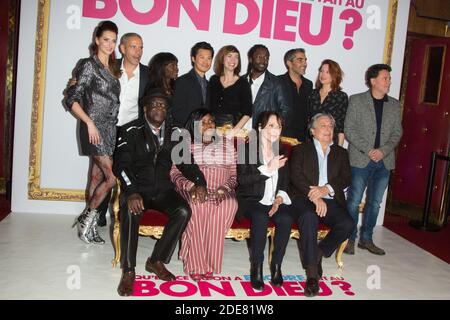 Frederique Bel, Medi Sadoun, Tatiana Rojo, Frederic Chau, Emilie Caen, Noom Diawara, Ary Abittan, Julia Piaton, Philippe de Chauveron, Pascal N'Zonzi, Salimata Kamate, Chantal Lauby, Christian Clavier nimmt an 'Quest ce qu'on a encore fait au bon dieu?' Teil. Paris Premiere im Grand Rex am 14. Januar 2019 in Paris, Frankreich. Foto von ABACAPRESS.COM Stockfoto