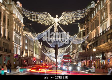 Weihnachten, Lichter, 2020 der Geist von Weihnachten Schwimmender Engel Festliche Periode Glow Regent Street. West End, Westminster, London, W1B Stockfoto