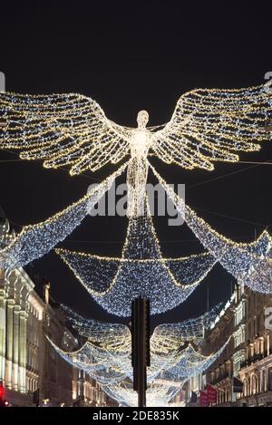 Weihnachten, Lichter, 2020 der Geist von Weihnachten Schwimmender Engel Festliche Periode Glow Regent Street. West End, Westminster, London, W1B Stockfoto