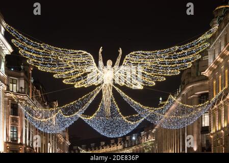 Weihnachten, Lichter, 2020 der Geist von Weihnachten Schwimmender Engel Festliche Periode Glow Regent Street. West End, Westminster, London, W1B Stockfoto