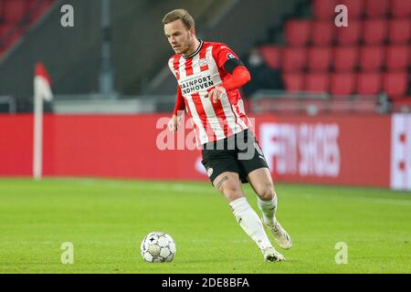 EINDHOVEN, NIEDERLANDE - NOVEMBER 29: Jorrit Hendrix vom PSV während des niederländischen Eredivisie-Spiels zwischen PSV und Sparta Rotterdam im Philips Stadion auf n Stockfoto