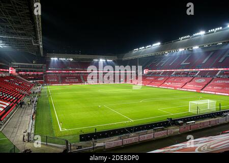 EINDHOVEN, NIEDERLANDE - NOVEMBER 29: Gesamtansicht des Philips Stadions Heimstadion des PSV Eindhoven vor dem Spiel während des niederländischen Eredivisie-Spiels Stockfoto