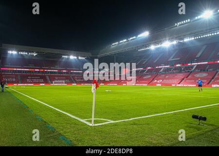EINDHOVEN, NIEDERLANDE - NOVEMBER 29: Gesamtansicht des Philips Stadions Heimstadion des PSV Eindhoven vor dem Spiel während des niederländischen Eredivisie-Spiels Stockfoto