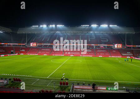 EINDHOVEN, NIEDERLANDE - NOVEMBER 29: Gesamtansicht des Philips Stadions Heimstadion des PSV Eindhoven vor dem Spiel während des niederländischen Eredivisie-Spiels Stockfoto