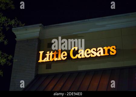 Augusta, GA USA - 11 23 20: Little Caesars Pizza Building Schild Stockfoto