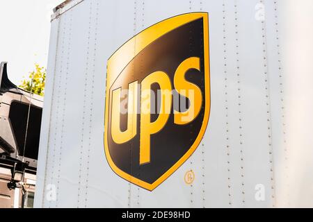 Sep 17, 2020 Fremont / CA / USA - Nahaufnahme des UPS Logos auf einem Lieferwagen Stockfoto