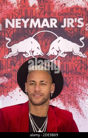 Handout Picture - Neymar Jr. posiert für ein Porträt auf seiner 27. Geburtstagsparty in Paris, Frankreich am 4. Februar 2019. Foto von Sarah Bastin/Red Bull Content Pool/ABACAPRESS.COM Stockfoto