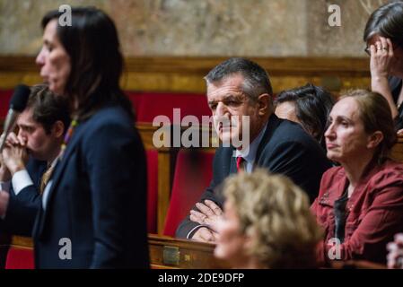 Das Parlamentsmitglied Jean Lassalle blickt während der Fragestunde im Palais Bourbon, dem Sitz der französischen Nationalversammlung, in Paris, Frankreich, am 6. Februar 2019. Foto von Julie Sebadelha/ABACAPRESS.COM Stockfoto