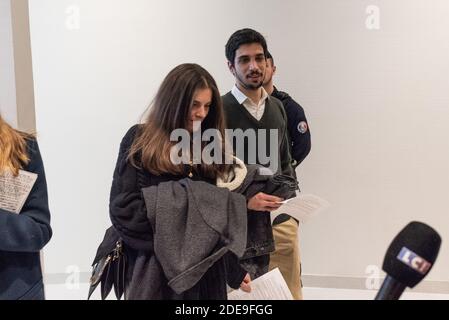 Das Ehepaar Chloe P und Georgios D wurden von Alexandre Benalla während der Ereignisse am Place de la Contrescarpe am 1. Mai 2018 belästigt und verhaftet und vor dem Pariser Gericht wegen "Wurfgeschleus auf die Polizei" verurteilt. Sie wurden von ihrem Anwalt, Herrn Sahand Sabre, begleitet. Paris, Frankreich, 8. Februar 2019. Foto von Samuel Boivin / ABACAPRESS.COM Stockfoto