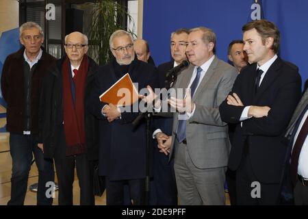 Der Bürgermeister von Montpellier Philippe Sauerel, der Bürgermeister von Rouen Yvon Robert, der Bürgermeister von Toulouse Jean-Luc Moudenc, der Bürgermeister von Dijon Francois Rebsamen, der Bürgermeister von Troyes Francois Baroin, während des Treffens mit den Bürgermeistern der großen Städte, die von den Demonstrationen der "gelben Westen" in den Büros des Finanzministeriums in Paris betroffen waren, Frankreich am 13. Februar 2019. Horto von Henri Szwarc/ABACAPRESS.COM Stockfoto