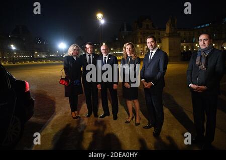 Der Vorsitzende des CRIF, Francis Kalifat, begrüßt neben Justizministerin Nicole Belloubet, Innenminister Christophe Castaner und dem Innenministerium unterstehendem Juniorminister Laurent Nunez den französischen Präsidenten Emmanuel Macron und seine Frau Brigitte Macron zum 34. Jährlichen Abendessen des Vertretungsrates der jüdischen Institutionen Frankreichs (CRIF - Conseil Representatif des Institutions juives de France) am 20. Februar 2019 im Louvre Carrousel in Paris, Frankreich. Foto von Christian Liewig/ABACAPRESS.COM Stockfoto