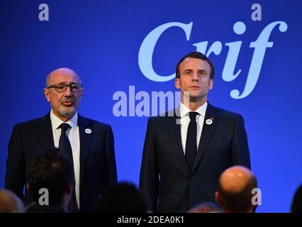 Der Vorsitzende des CRIF, Francis Kalifaf, und der französische Präsident Emmanuel Macron, stehen am 20. Februar 2019 im Louvre Carrousel in Paris auf der Bühne des 34. Jährlichen Dinners des Vertretungsrates der jüdischen Institutionen Frankreichs (CRIF - Conseil Representatif des Institutions juives de France). Foto von Christian Liewig/ABACAPRESS.COM Stockfoto