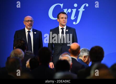 Der Vorsitzende des CRIF, Francis Kalifaf, und der französische Präsident Emmanuel Macron, stehen am 20. Februar 2019 im Louvre Carrousel in Paris auf der Bühne des 34. Jährlichen Dinners des Vertretungsrates der jüdischen Institutionen Frankreichs (CRIF - Conseil Representatif des Institutions juives de France). Foto von Christian Liewig/ABACAPRESS.COM Stockfoto