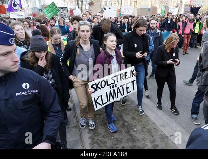 Die schwedische 16-jährige Klimaaktivistin Greta Thunberg nimmt am 21. Februar 2019 an einem von Studenten organisierten marsch für Umwelt und Klima in Brüssel, Belgien, Teil. Greta Thunberg, die 16-jährige schwedische Klimaaktivistin, die Schüler weltweit zum Boykott von Klassen inspiriert hat, forderte die Europäische Union am 21. Februar 2019 auf, ihren Ehrgeiz für die Reduzierung von Treibhausgasen zu verdoppeln. Foto von Sylvain Lefevre/ABACAPRESS.COM Stockfoto