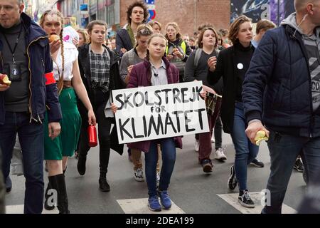 Die schwedische 16-jährige Klimaaktivistin Greta Thunberg nimmt am 21. Februar 2019 an einem von Studenten organisierten marsch für Umwelt und Klima in Brüssel, Belgien, Teil. Greta Thunberg, die 16-jährige schwedische Klimaaktivistin, die Schüler weltweit zum Boykott von Klassen inspiriert hat, forderte die Europäische Union am 21. Februar 2019 auf, ihren Ehrgeiz für die Reduzierung von Treibhausgasen zu verdoppeln. Foto von Sylvain Lefevre/ABACAPRESS.COM Stockfoto