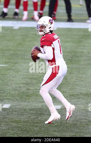29. November 2020; Foxborough, MA, USA; Arizona Cardinals Quarterback Kyler Murray (1) in Aktion während des NFL-Spiels zwischen Arizona Cardinals und New England Patriots im Gillette Stadium. Anthony Nesmith/CSM Stockfoto