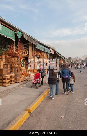 Puerto de Frutos, Argentinien, Agosto de 2010. Obst- und Gemüsestände im offenen Markt Puerto de Frutos in Buenos Aires, Argentinien. Stockfoto